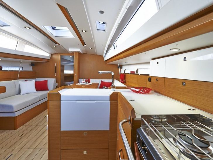 Sun Odyssey 41DS Kitchen