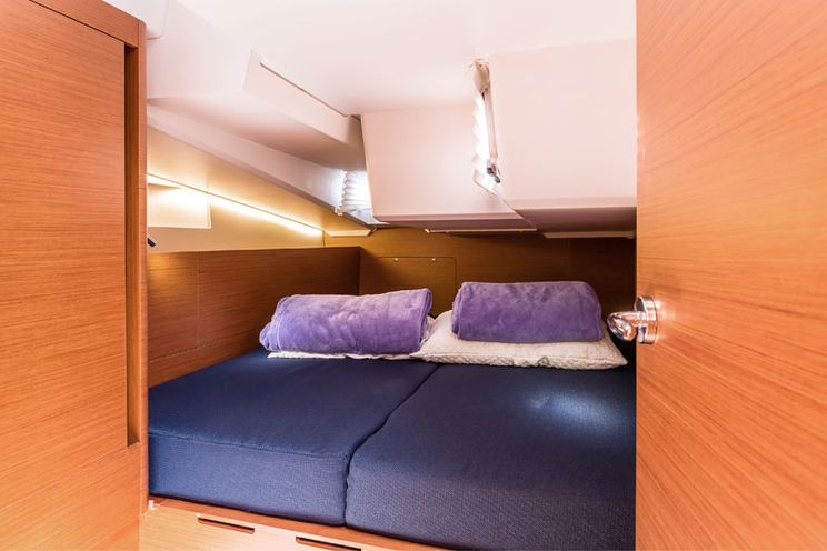 Charter Yacht Sun Odyssey 490 - 4 + 1 cabins(4 double 1 bunk)- 2019 - Portisco
