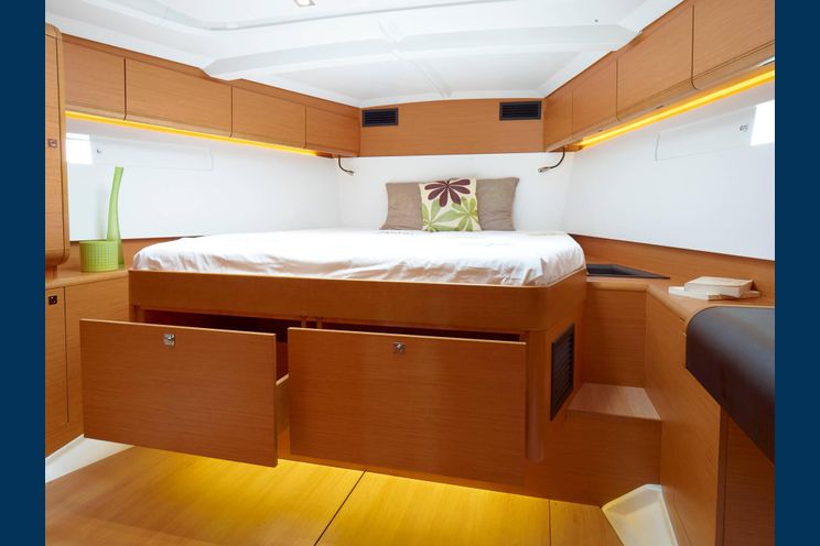 Charter Yacht Sun Odyssey 519 - 5 Cabins(4 double 1 bunk)- 2019 - Athens