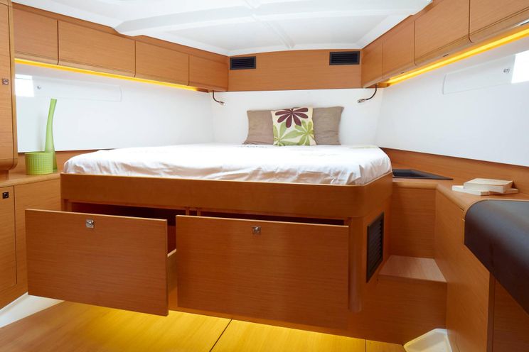 Charter Yacht Sun Odyssey 519 - 5 Cabins(4 double 1 bunk)- 2019 - Athens