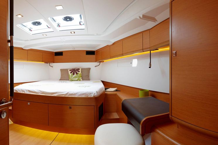 Charter Yacht Sun Odyssey 519 - 5 Cabins(4 double 1 bunk)- 2019 - Athens