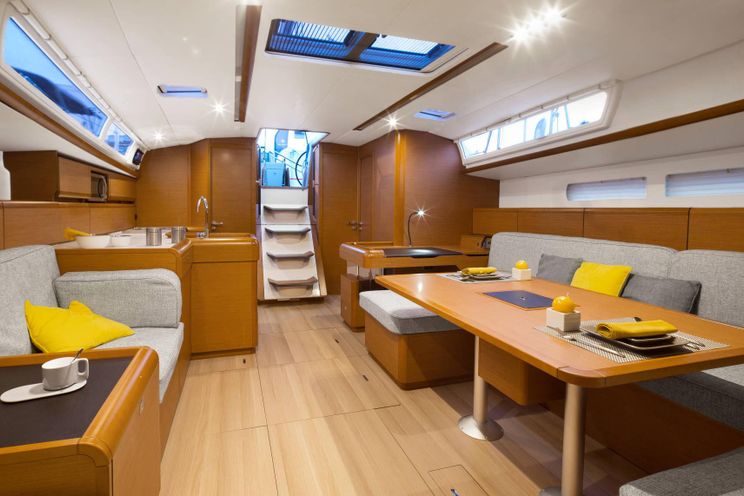 Charter Yacht Sun Odyssey 519 - 5 Cabins(4 double 1 bunk)- 2019 - Athens