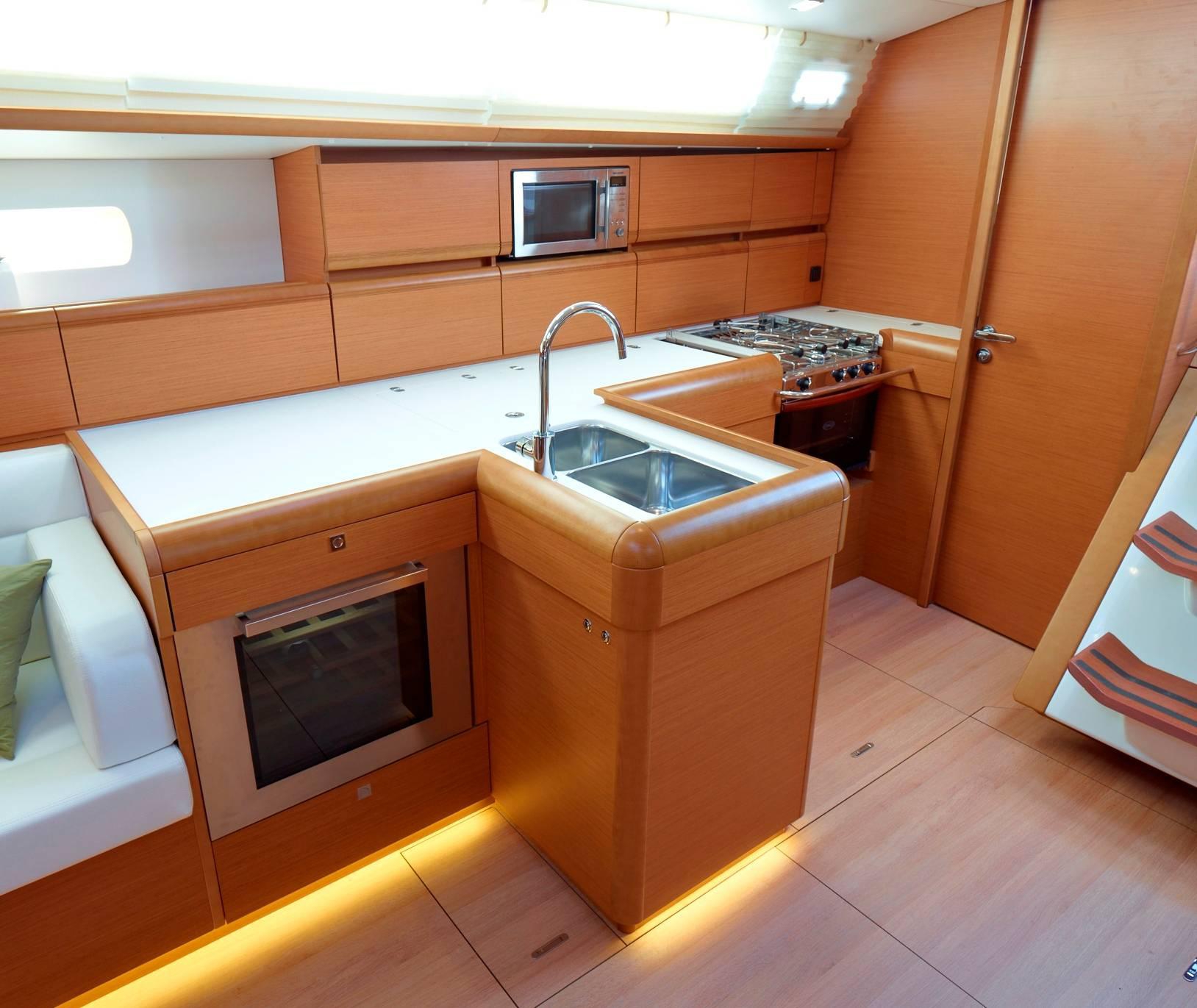 Charter Yacht Sun Odyssey 519 - 5 Cabins(4 double 1 bunk)- 2019 - Athens