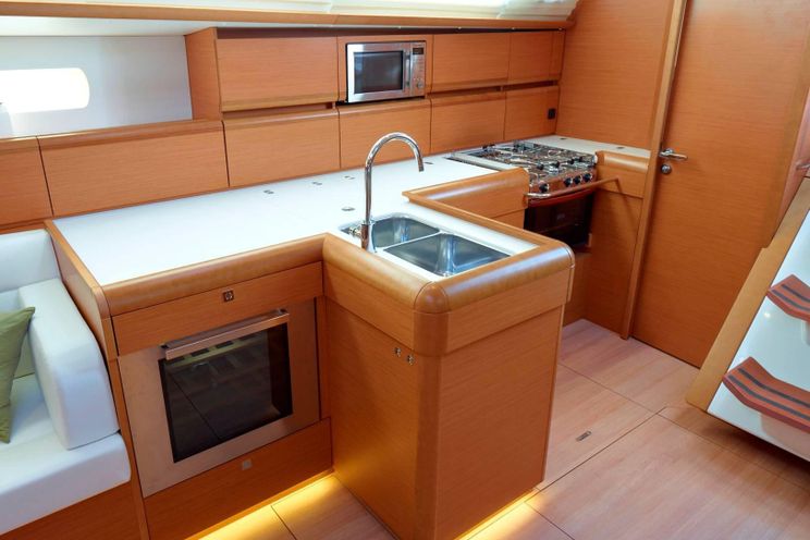 Charter Yacht Sun Odyssey 519 - 5 Cabins(4 double 1 bunk)- 2019 - Athens