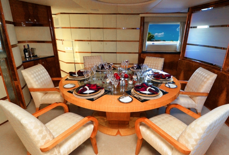 Charter Yacht SUNARK - Heesen 120 - 4 Cabins - Bahamas - Nassau - Paradise Island
