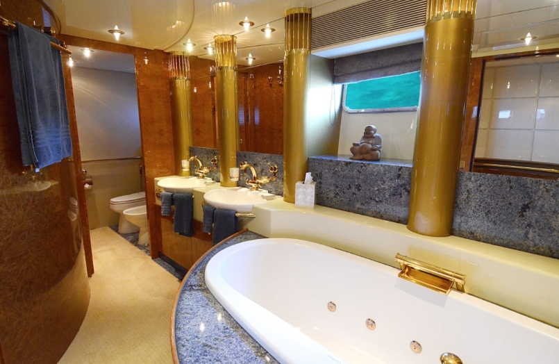 Charter Yacht SUNARK - Heesen 120 - 4 Cabins - Bahamas - Nassau - Paradise Island
