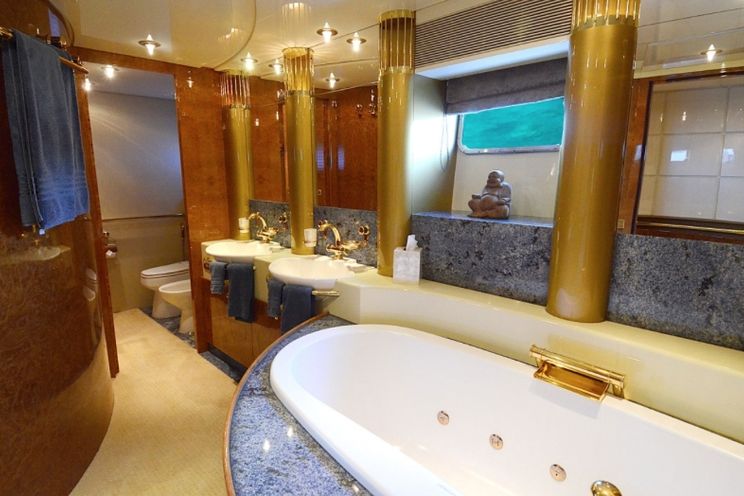 Charter Yacht SUNARK - Heesen 120 - 4 Cabins - Bahamas - Nassau - Paradise Island