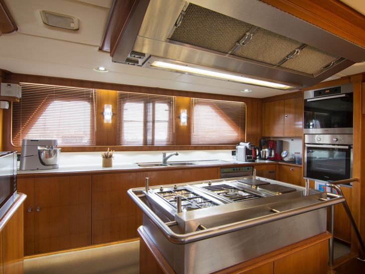 SUNCOCO Lowland 103 Galley SUNCOCO Lowland 103 Galley