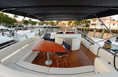 Charter Yacht Sunseeker Manhattan 74 - 4 Cabins - Cancun - Isla Mujeres - Playa Del Carmen