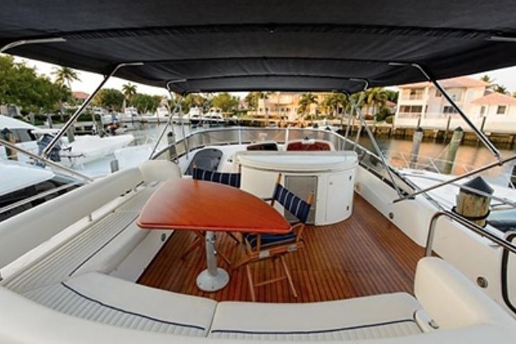 Charter Yacht Sunseeker Manhattan 74 - 4 Cabins - Cancun - Isla Mujeres - Playa Del Carmen