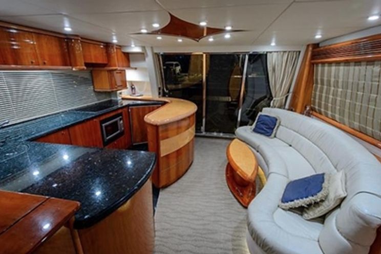 Charter Yacht Sunseeker Manhattan 74 - 4 Cabins - Cancun - Isla Mujeres - Playa Del Carmen