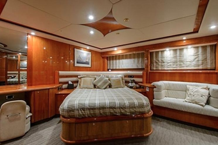 Charter Yacht Sunseeker Manhattan 74 - 4 Cabins - Cancun - Isla Mujeres - Playa Del Carmen