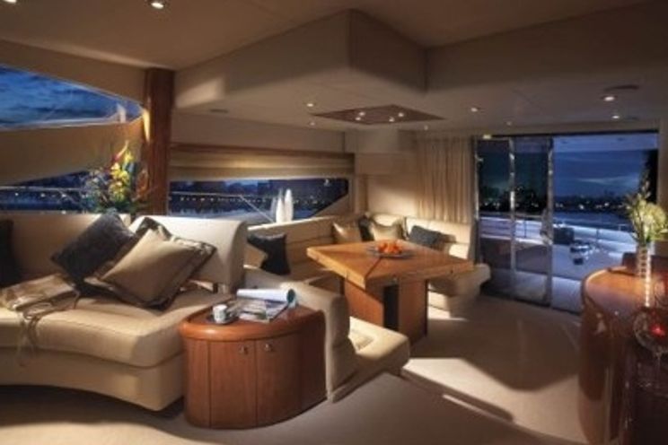 Charter Yacht PEGASUS - Sunseeker Manhattan 60 - 3 Cabins - Cancun - Isla Mujeres - Playa Del Carmen