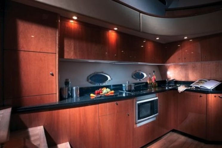 Charter Yacht PEGASUS - Sunseeker Manhattan 60 - 3 Cabins - Cancun - Isla Mujeres - Playa Del Carmen