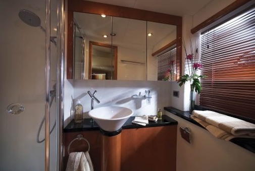 Charter Yacht PEGASUS - Sunseeker Manhattan 60 - 3 Cabins - Cancun - Isla Mujeres - Playa Del Carmen