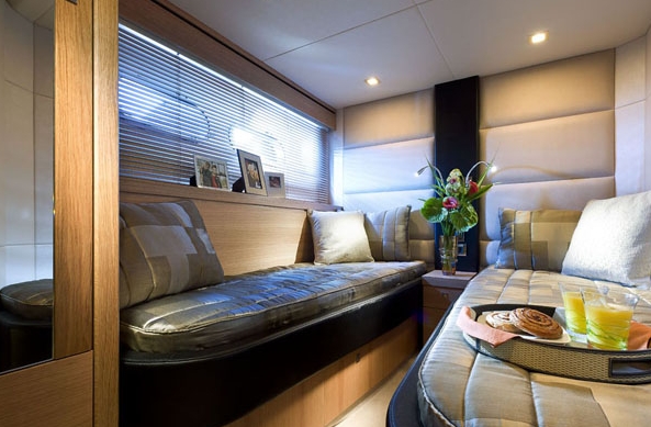 Charter Yacht Sunseeker Manhattan 65 - 3 Cabins - Cancun - Isla Mujeres - Playa Del Carmen