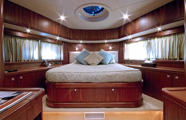 Charter Yacht Sunseeker Predator 82 - 4 Cabins - Cancun - Isla Mujeres - Playa Del Carmen