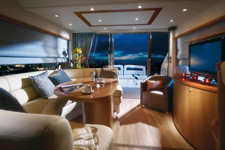 Charter Yacht Sunseeker Predator 18m - 3 Cabins - Juan les Pins - Cannes - St Tropez - Monaco