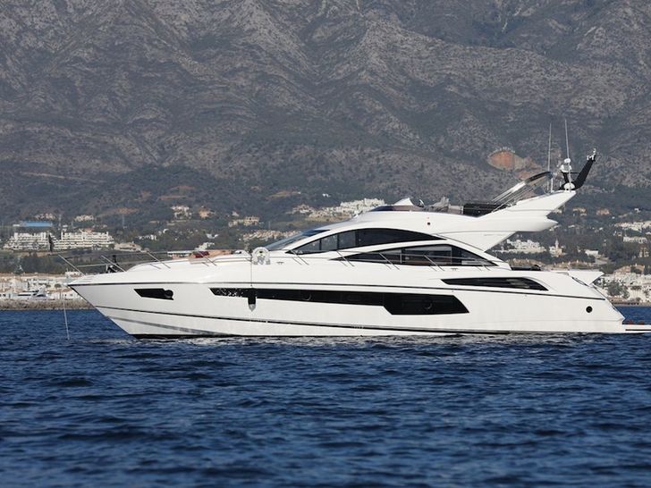 Sunseeker Mahattan 69 Sport Yacht - At Anchor Sunseeker Mahattan 69 Sport Yacht - At Anchor