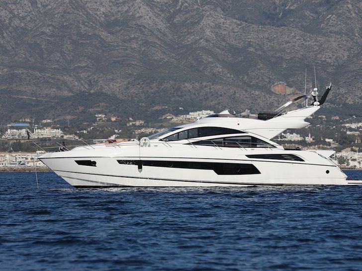 Sunseeker Mahattan 69 Sport Yacht - At Anchor