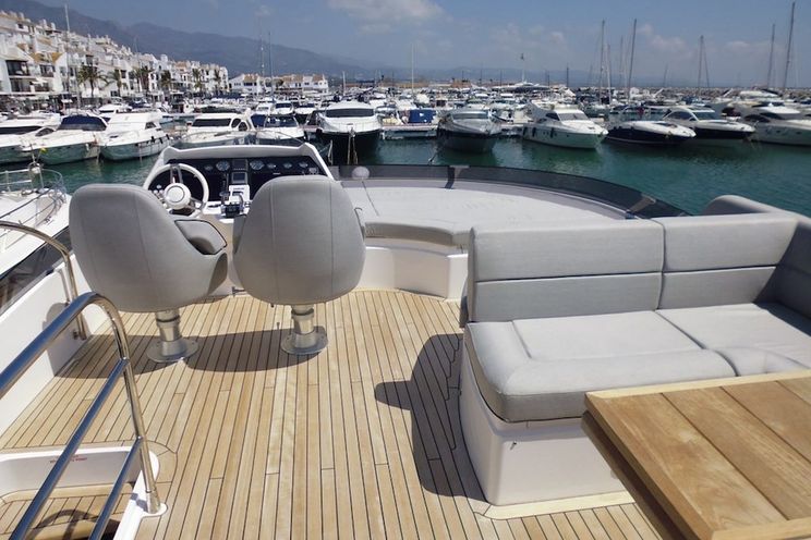 Charter Yacht Sunseeker 68 Sport Yacht - 3 Cabins - Puerto Banús - Costa del Sol - Marbella - Sotogrande