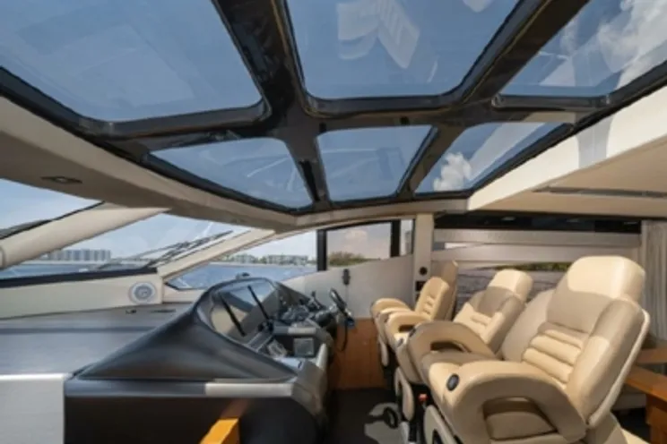 Charter Yacht Sunseeker Predator 64 - 2 Cabins - Nassau - Rose island - Exuma