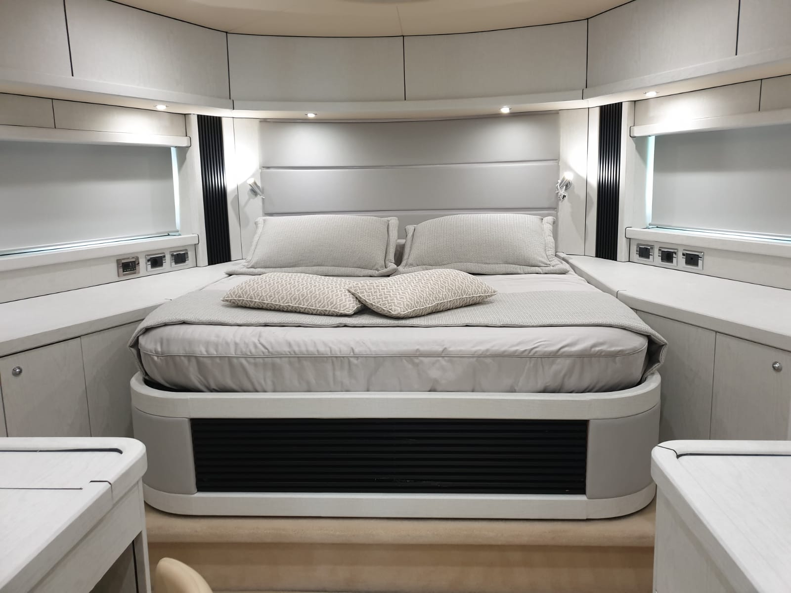 Charter Yacht Sunseeker Predator 68 - 2 Cabins - Poltu Quatu - Porto Cervo - Porto Rotondo