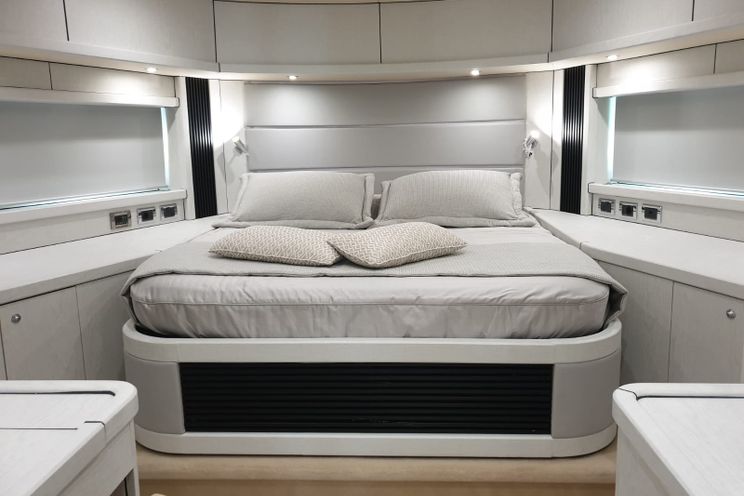 Charter Yacht Sunseeker Predator 68 - 2 Cabins - Poltu Quatu - Porto Cervo - Porto Rotondo