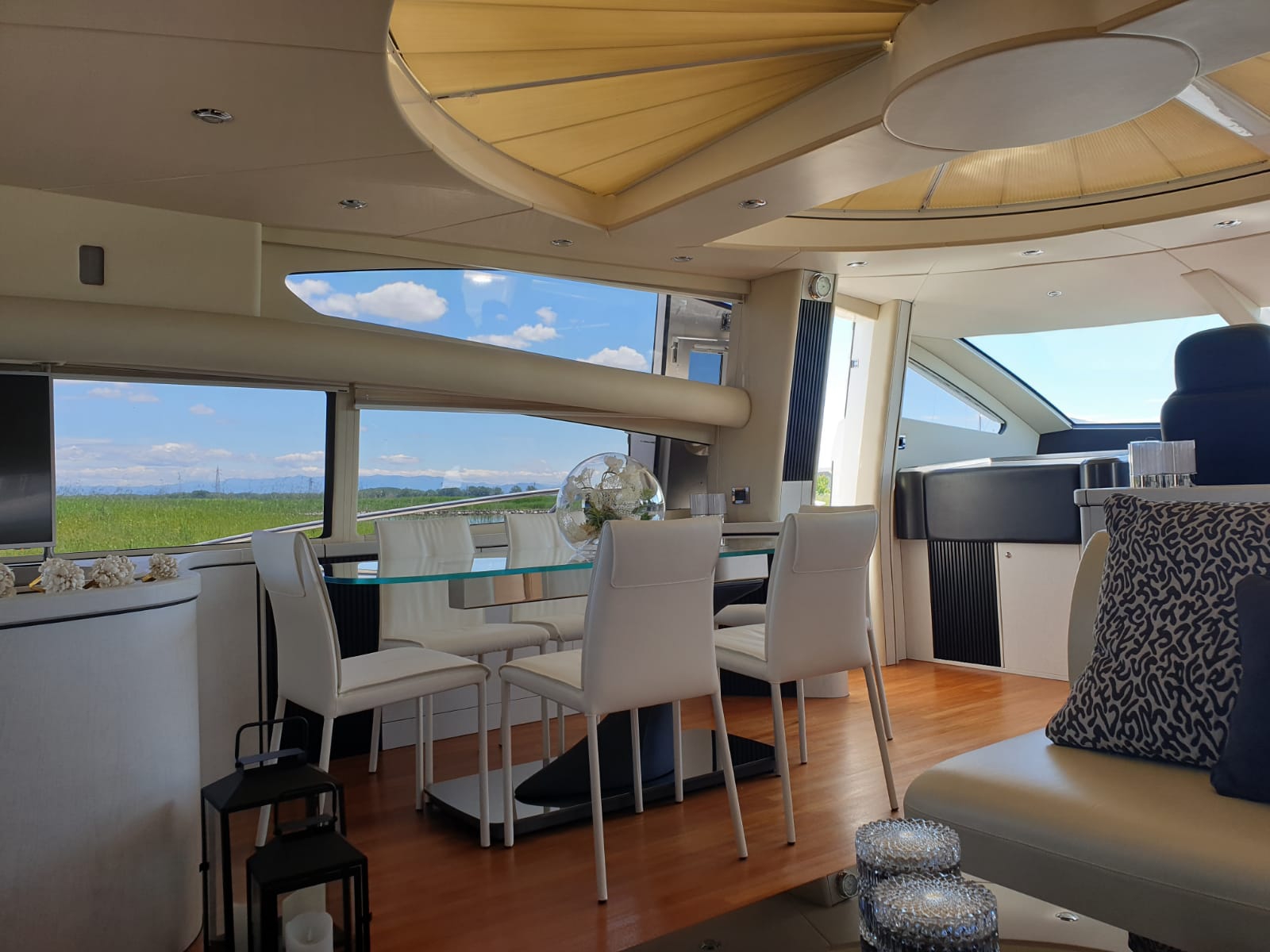 Charter Yacht Sunseeker Predator 68 - 2 Cabins - Poltu Quatu - Porto Cervo - Porto Rotondo