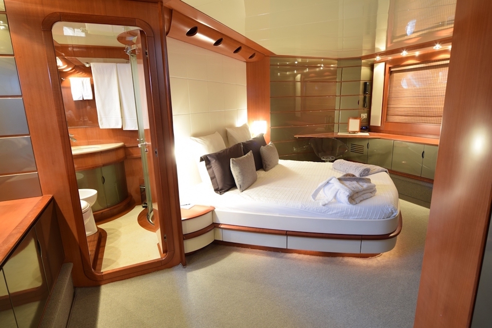 Charter Yacht SUR L`ONDE II - Baia Atlantica 78 - 4 Cabins - Antibes - Cannes - Naples - Amalfi -