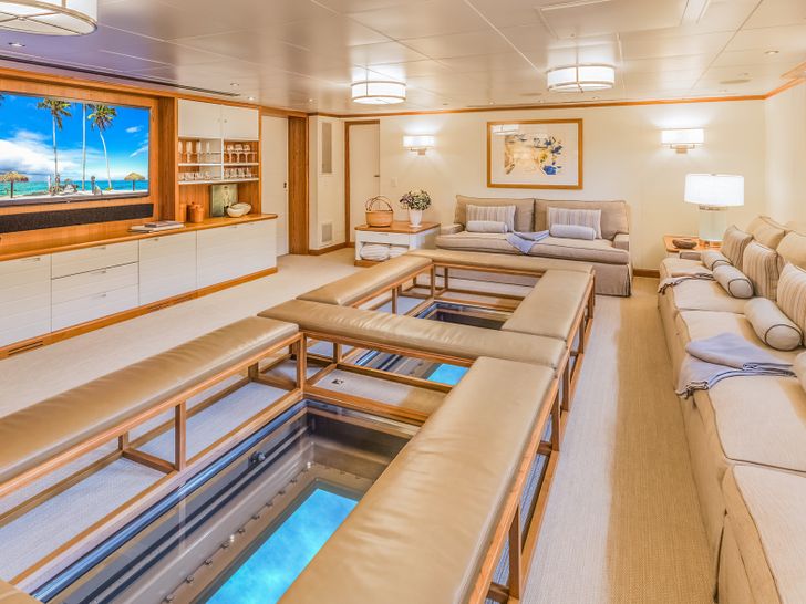 SURI Halter Marine 63m Luxury Superyacht Lounge