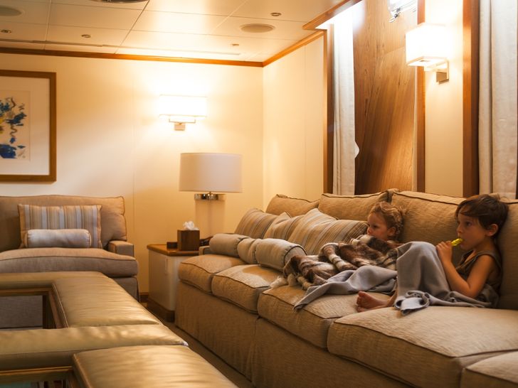 SURI Halter Marine 63m Luxury Superyacht Lounge SURI Halter Marine 63m Luxury Superyacht Lounge