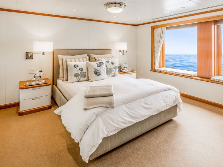 SURI Halter Marine 63m Luxury Superyacht Double Cabin SURI Halter Marine 63m Luxury Superyacht Double Cabin
