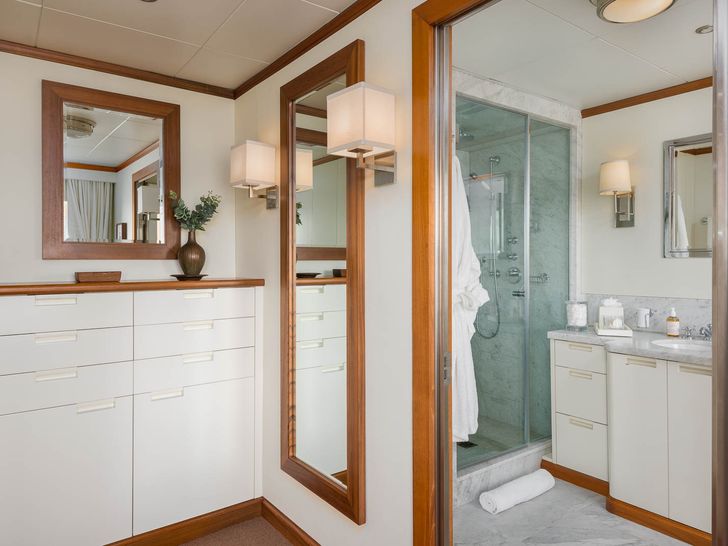 SURI Halter Marine 63m Luxury Superyacht Ensuite Bathroom SURI Halter Marine 63m Luxury Superyacht Ensuite Bathroom