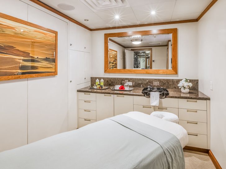 SURI Halter Marine 63m Luxury Superyacht Massage Parlour SURI Halter Marine 63m Luxury Superyacht Massage Parlour