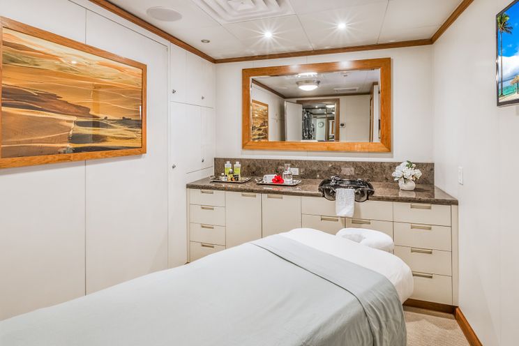 Charter Yacht SURI - 63m Halter Marine - 7 Cabins - New Zealand,Fiji,Tahiti and the South Pacific