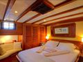 Double cabin Double cabin
