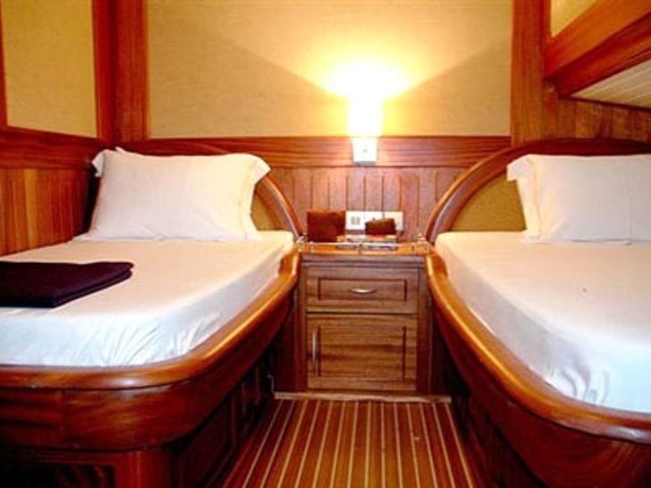 Twin cabin Twin cabin
