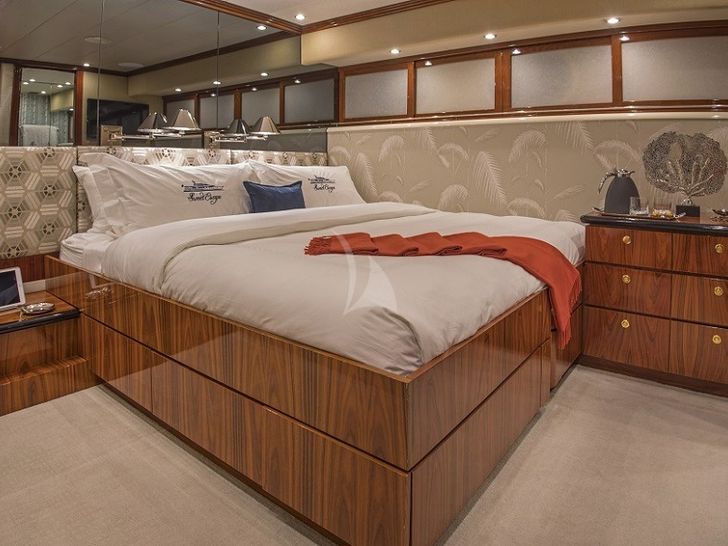 convertible bed cabin