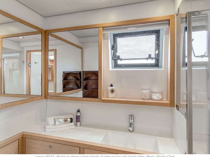 bathroom bathroom