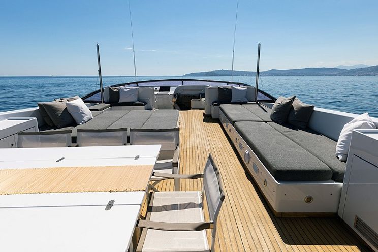 Charter Yacht TALILA - Mondomarine 29m - 4 Cabins - Monaco - Cannes - St Tropez - Antibes