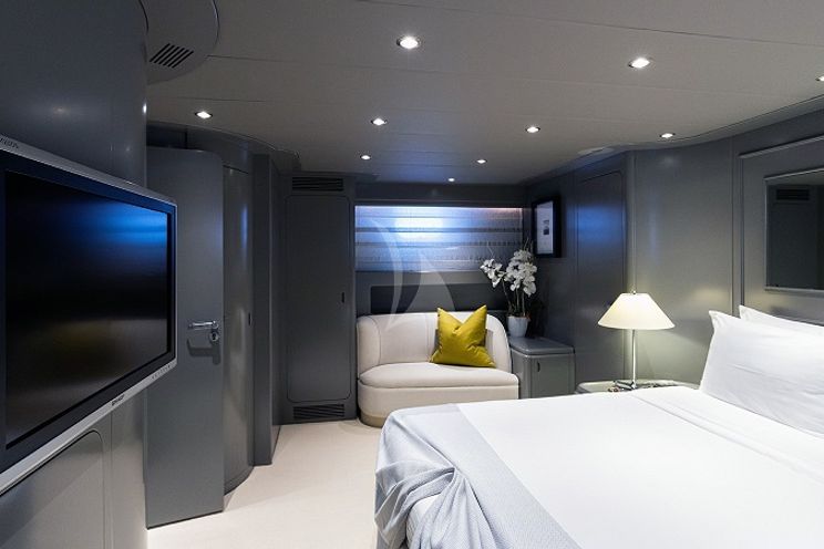 Charter Yacht TALILA - Mondomarine 29m - 4 Cabins - Monaco - Cannes - St Tropez - Antibes