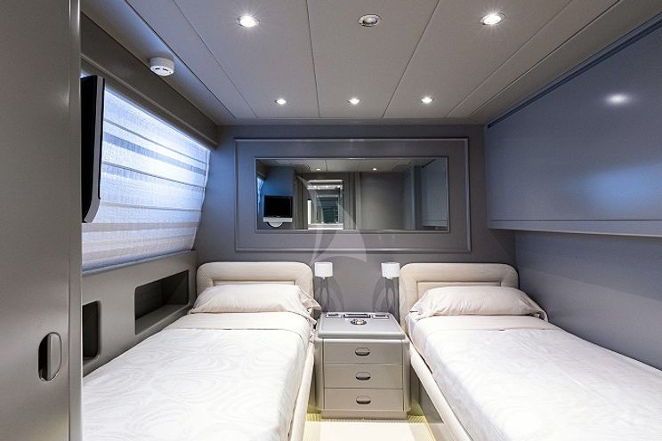 Charter Yacht TALILA - Mondomarine 29m - 4 Cabins - Monaco - Cannes - St Tropez - Antibes