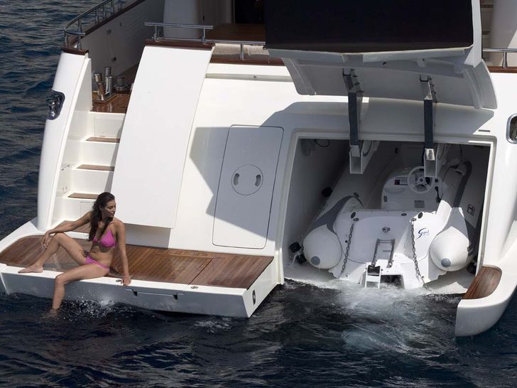 TALYNE Canados 27m Tender Garage TALYNE Canados 27m Tender Garage