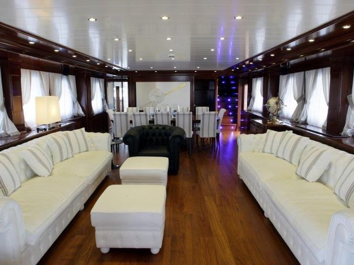 TANANAI Yacht Saloon TANANAI Yacht Saloon