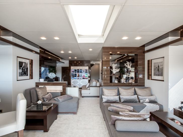 TATII Tamsen 41m Luxury Superyacht Lounge