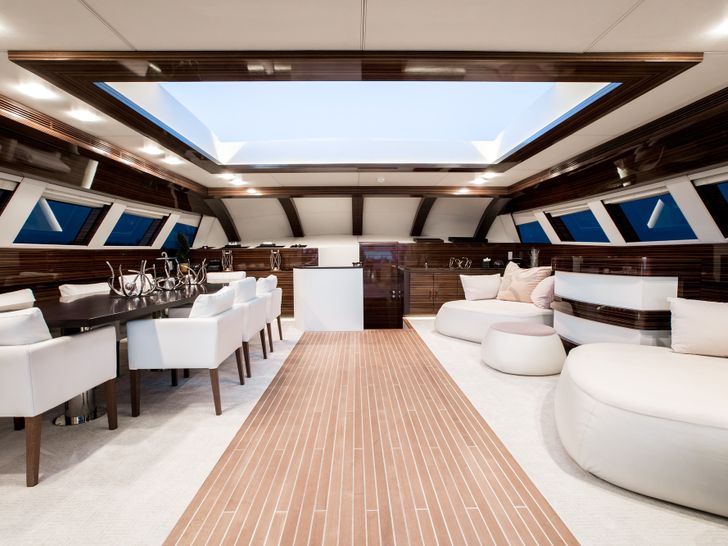 TATII Tamsen 41m Luxury Superyacht Dining Hall