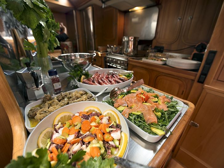 TESS - Sloop 24 m,indoor dining TESS - Sloop 24 m,indoor dining