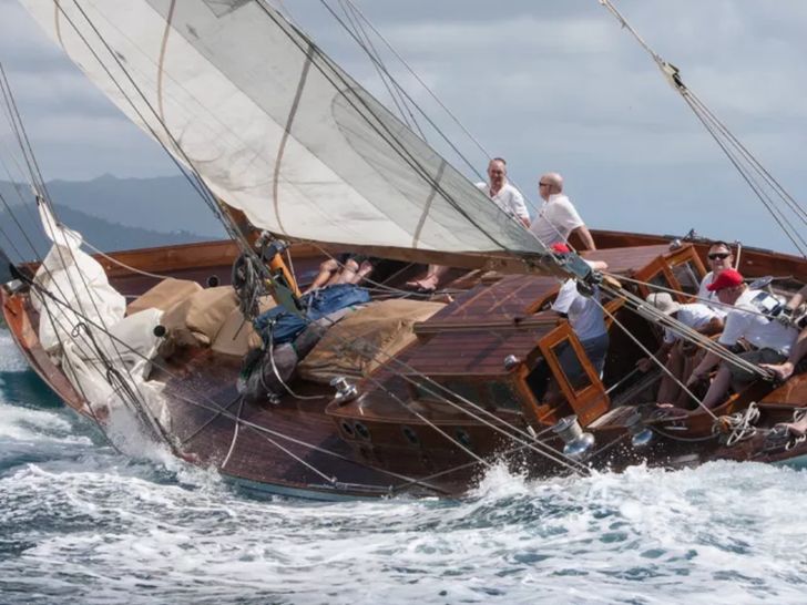 THE BLUE PETER Classic Yacht Racing