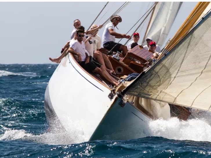 THE BLUE PETER Classic Yacht Racing